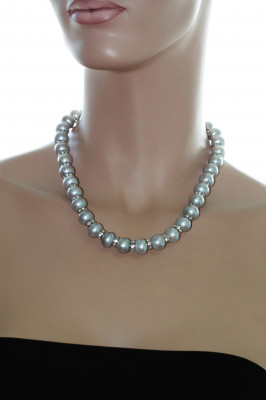 Ожерелье из серебристого барочного жемчуга со стразами. Жемчужины 12-14 мм