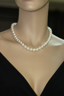 Ожерелье из белого круглого речного жемчуга. Жемчужины 8,5-9,5 мм