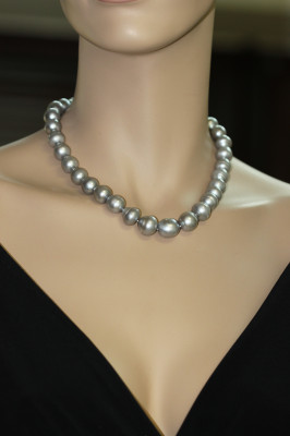 Ожерелье из серого барочного речного жемчуга. Жемчужины 12-14 мм
